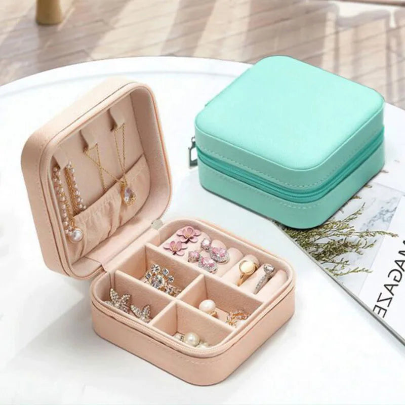 Portable small jewelry box organizer