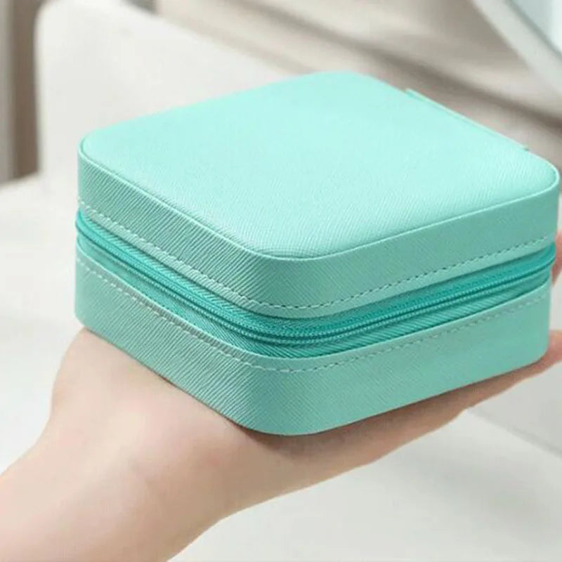 Portable small jewelry box organizer