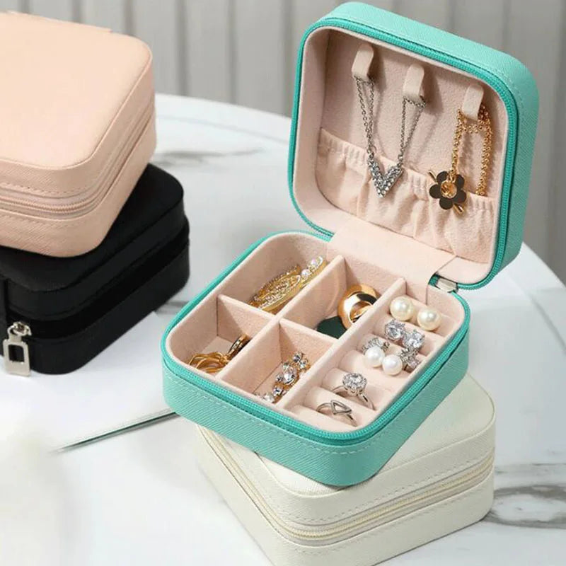 Portable small jewelry box organizer