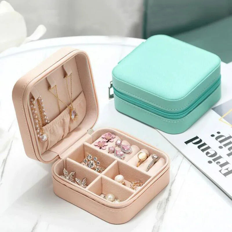 Portable small jewelry box organizer